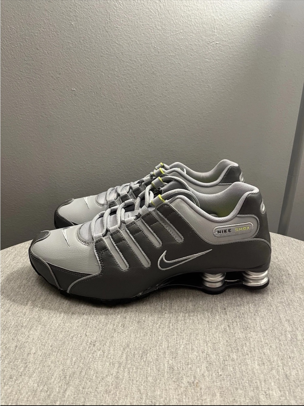 Nike Shox NZ Dark Grey/Wolf Grey/Volt Athletic Men’s Shoe Size 9.5 378341-009 - Picture 4 of 11